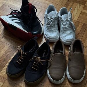 Bundle of 4 boys youth 11/12 shoes used